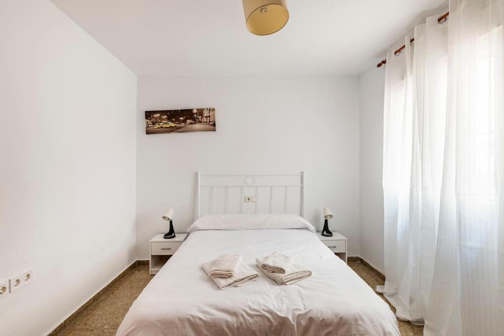 Amplio Piso Para Disfrutar Del Centro De Malaga Con Parking Gratuito Buitenkant foto