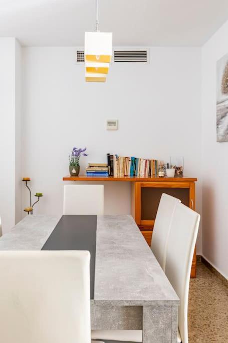 Amplio Piso Para Disfrutar Del Centro De Malaga Con Parking Gratuito Buitenkant foto